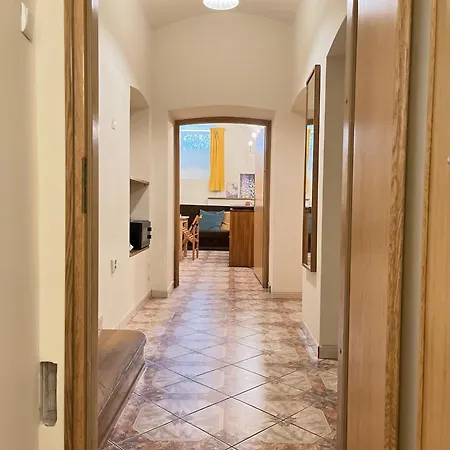 For 12 Guests In Center شقة كراكوفيا