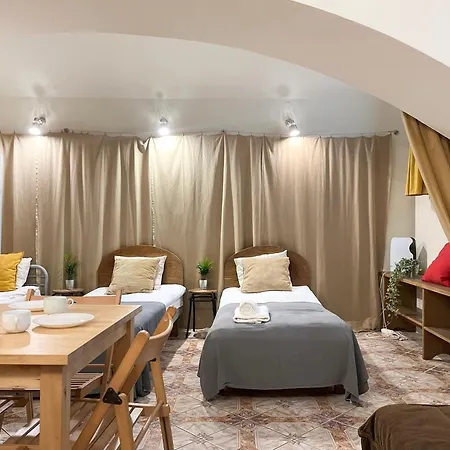 For 12 Guests In Center كراكوفيا