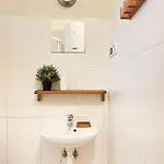 For 12 Guests In Center